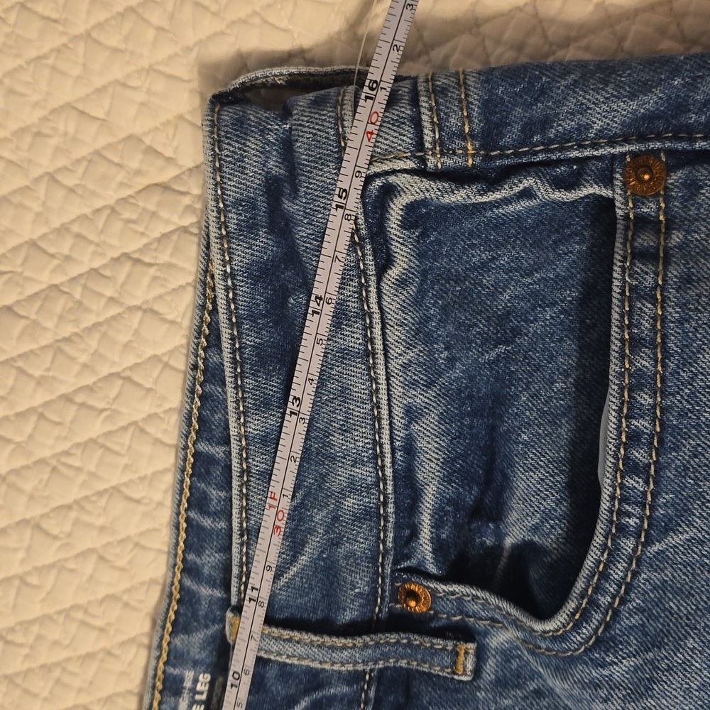 Old Navy Wide Leg Jeans - Picture 14 of 17